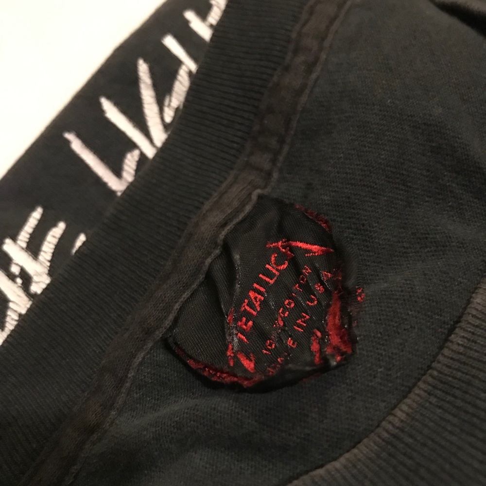 Vintage Metallica GLOW in the Dark Graphic Tee - Picture 7 of 8